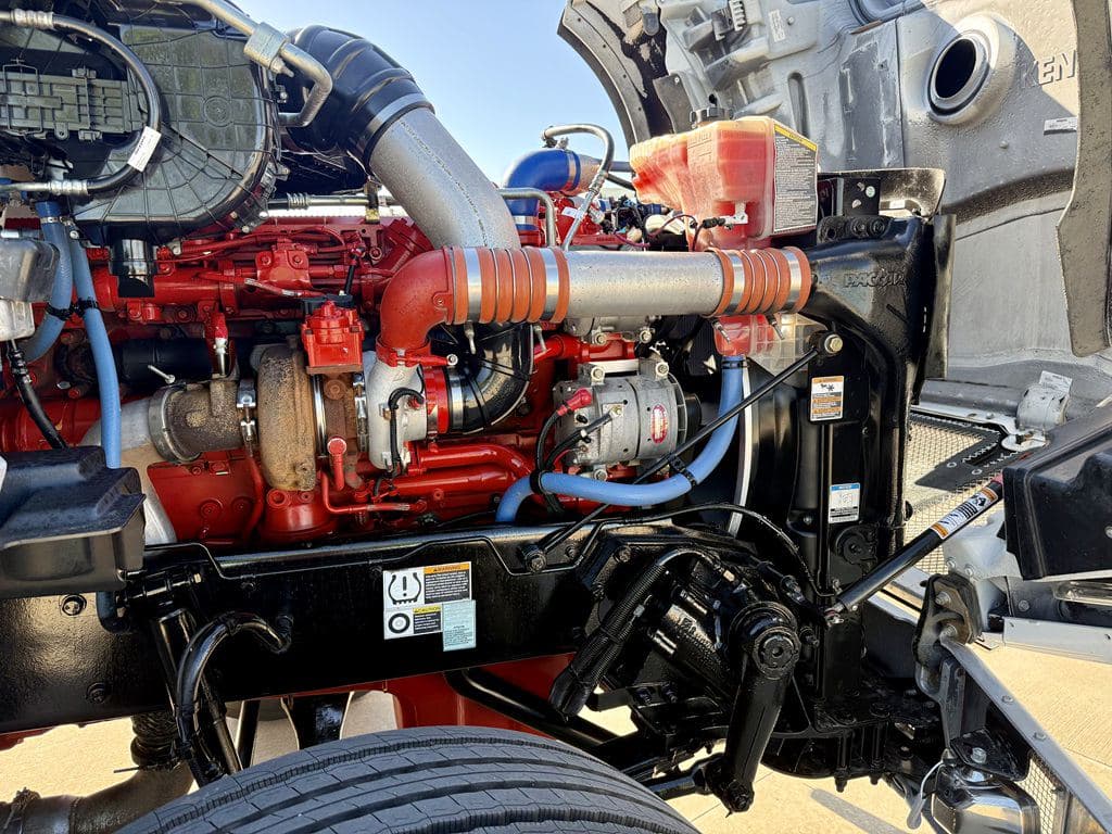 Used 2021 KENWORTH T880 image 9