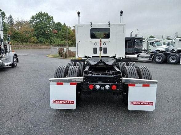 2025 Kenworth T880 image 4