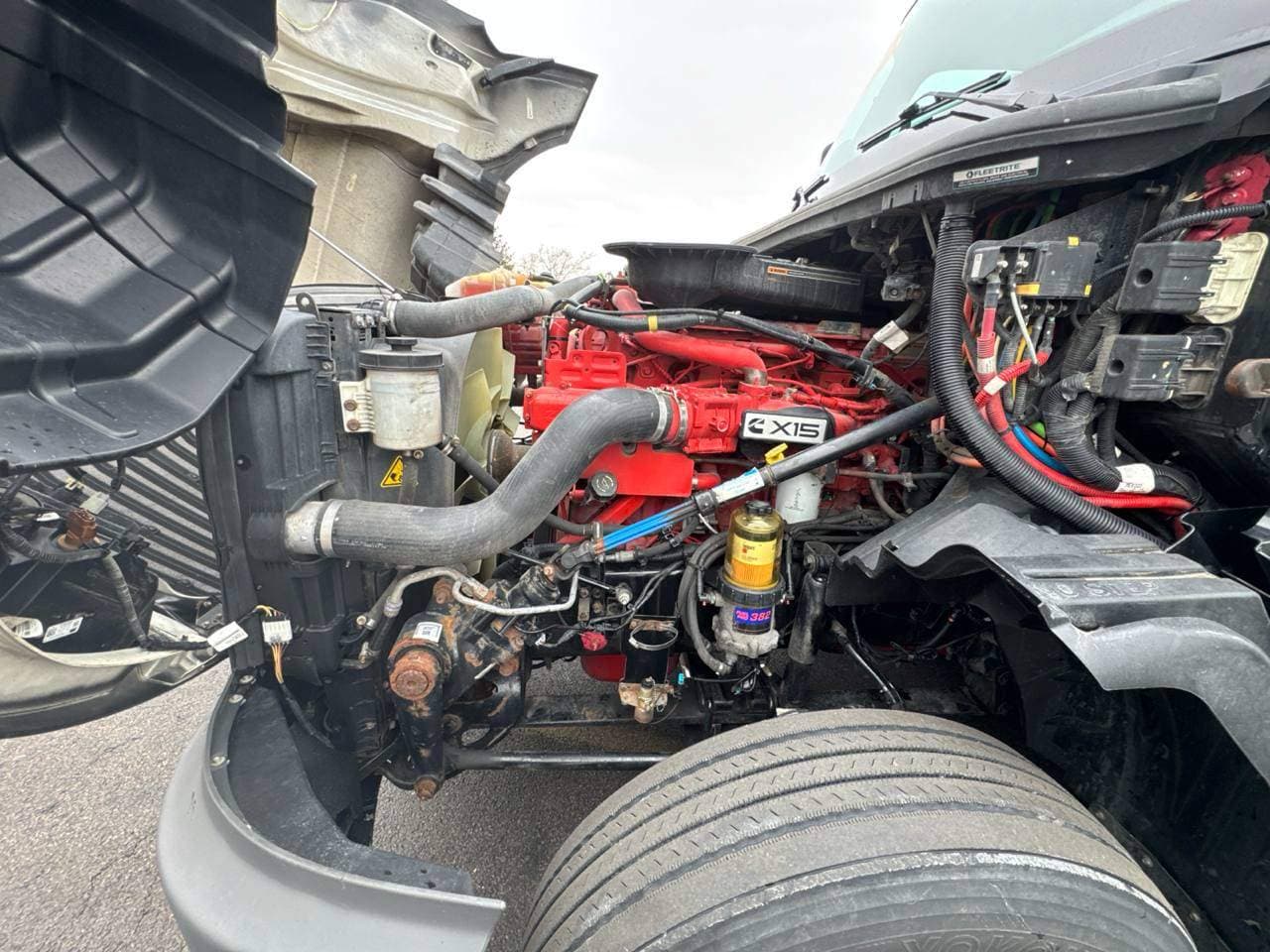 2022 International LT625 image 10