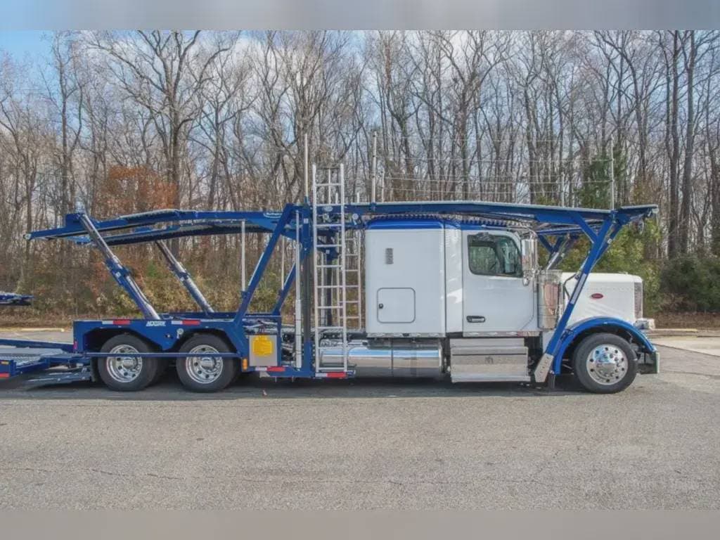 2025 Peterbilt 589 image 10