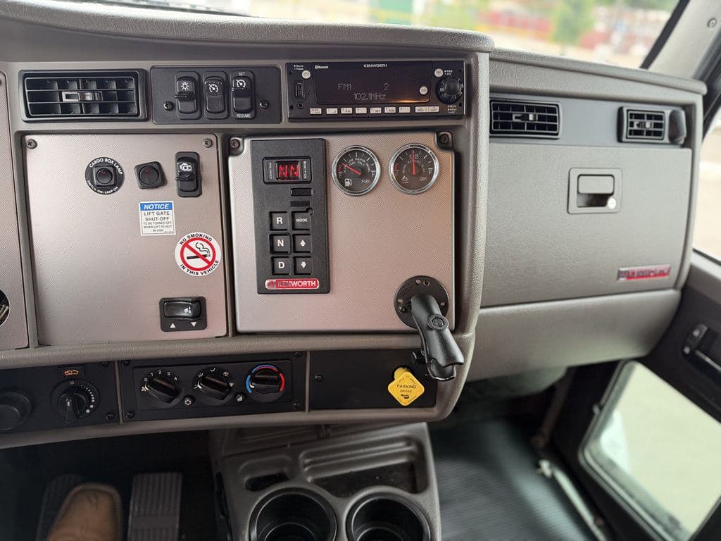 Used 2022 KENWORTH T270 image 26