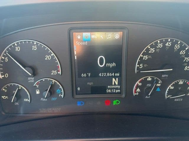 2022 Freightliner Cascadia image 8