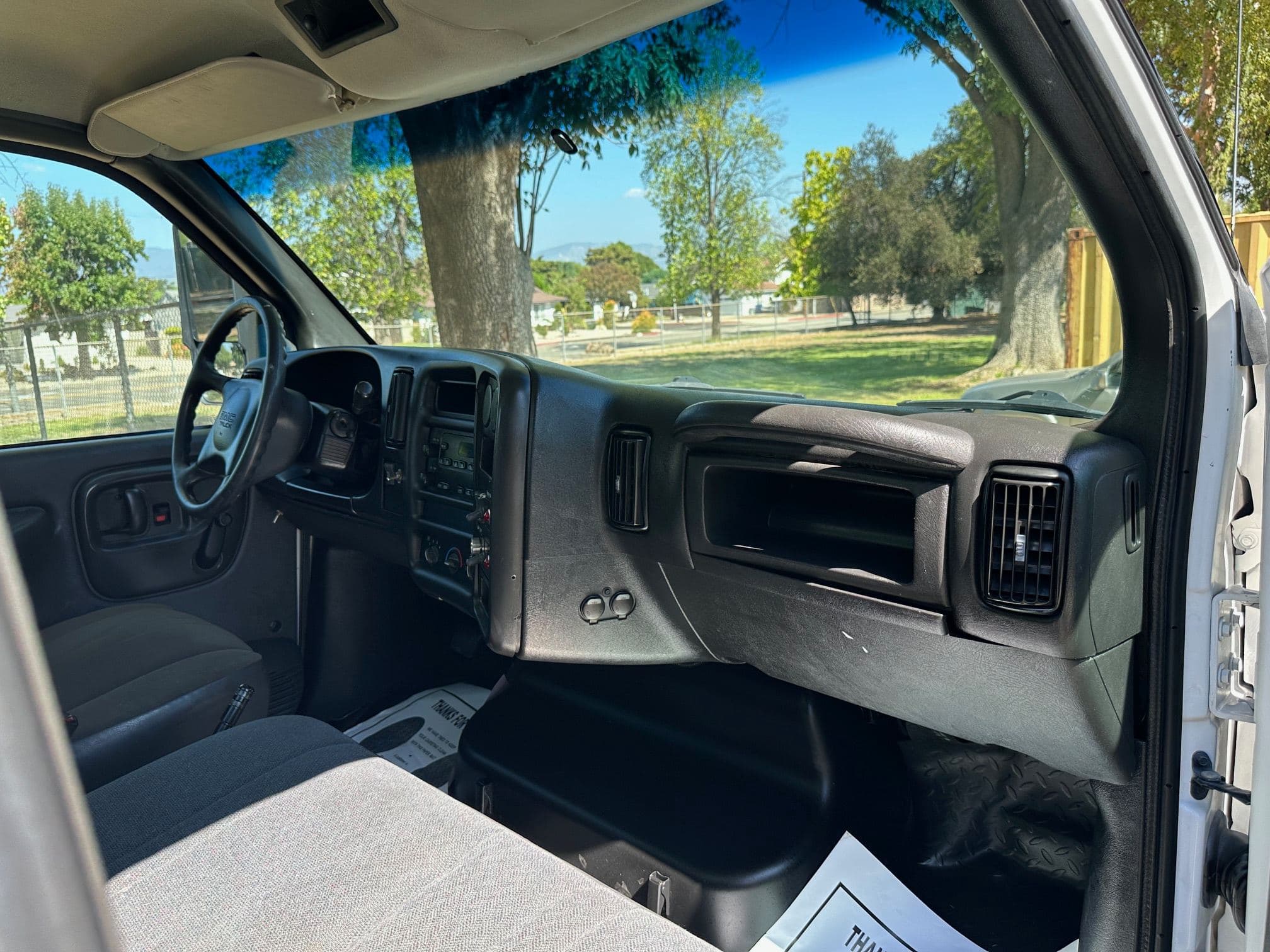 2007 GMC C7 image 35