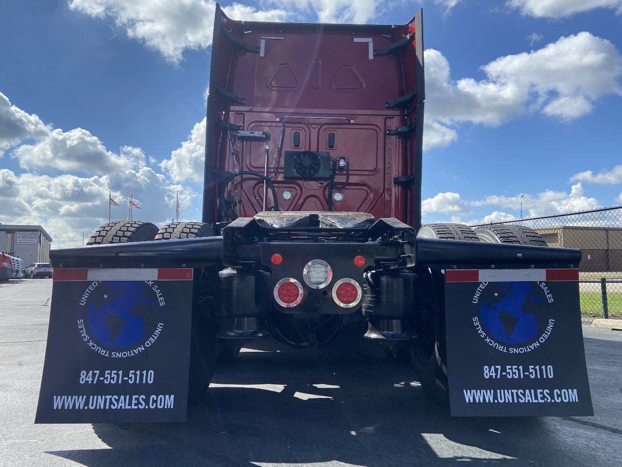 2020 FREIGHTLINER Cascadia CA126 Tandem Axle Sleeper image 8