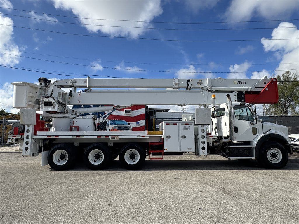 2015 Freightliner M2-112 image 15