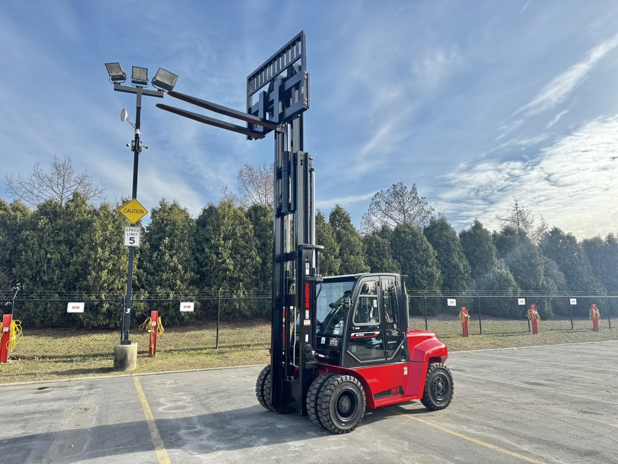 2022 MANITOU MI70D image 1
