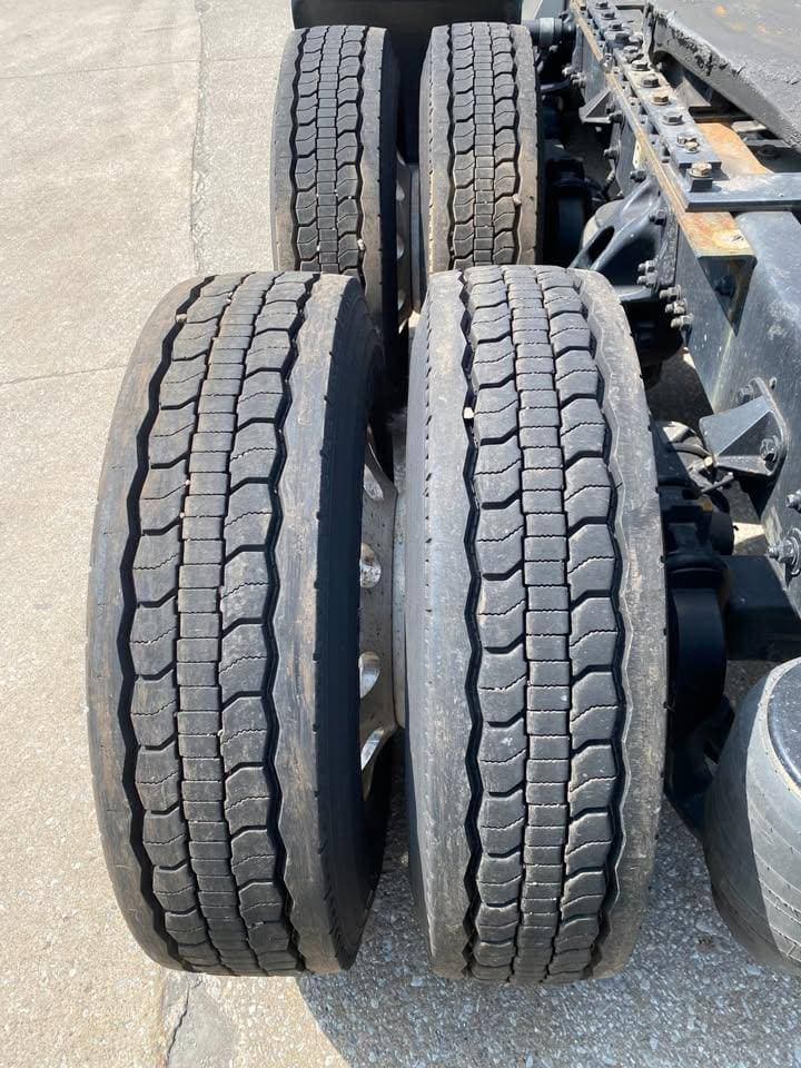 2022 Kenworth T680 image 8