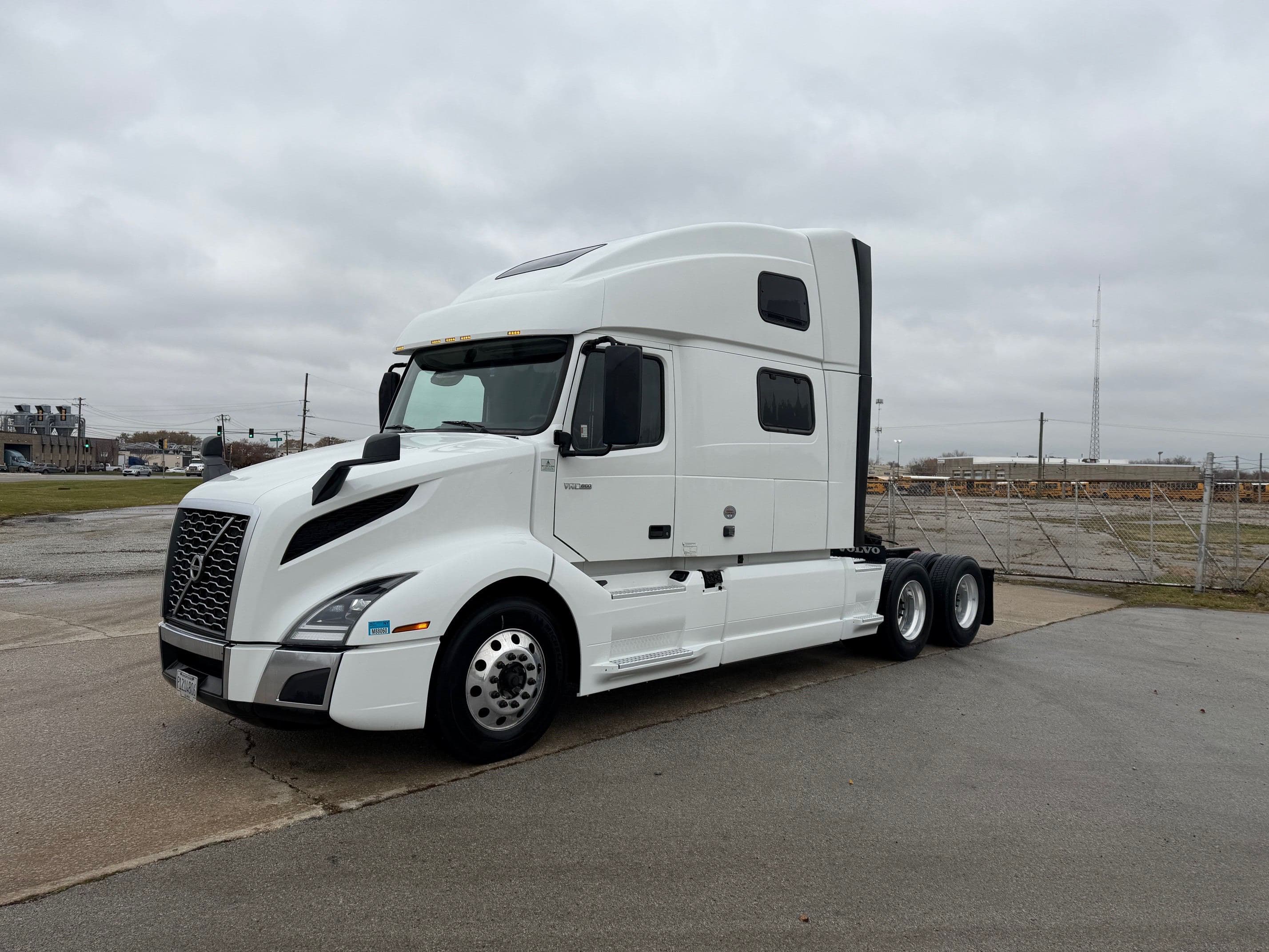 2024 Volvo VNL image 1