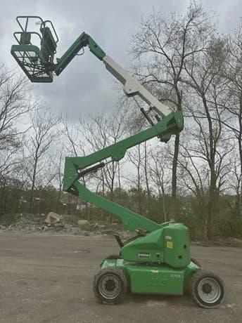 2013 JLG E450AJ image 8
