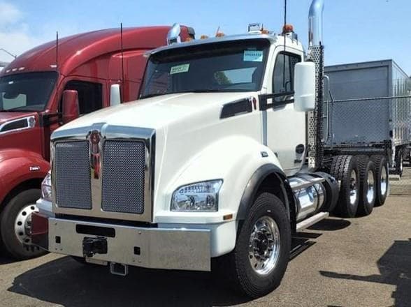 2026 Kenworth T880 image 2