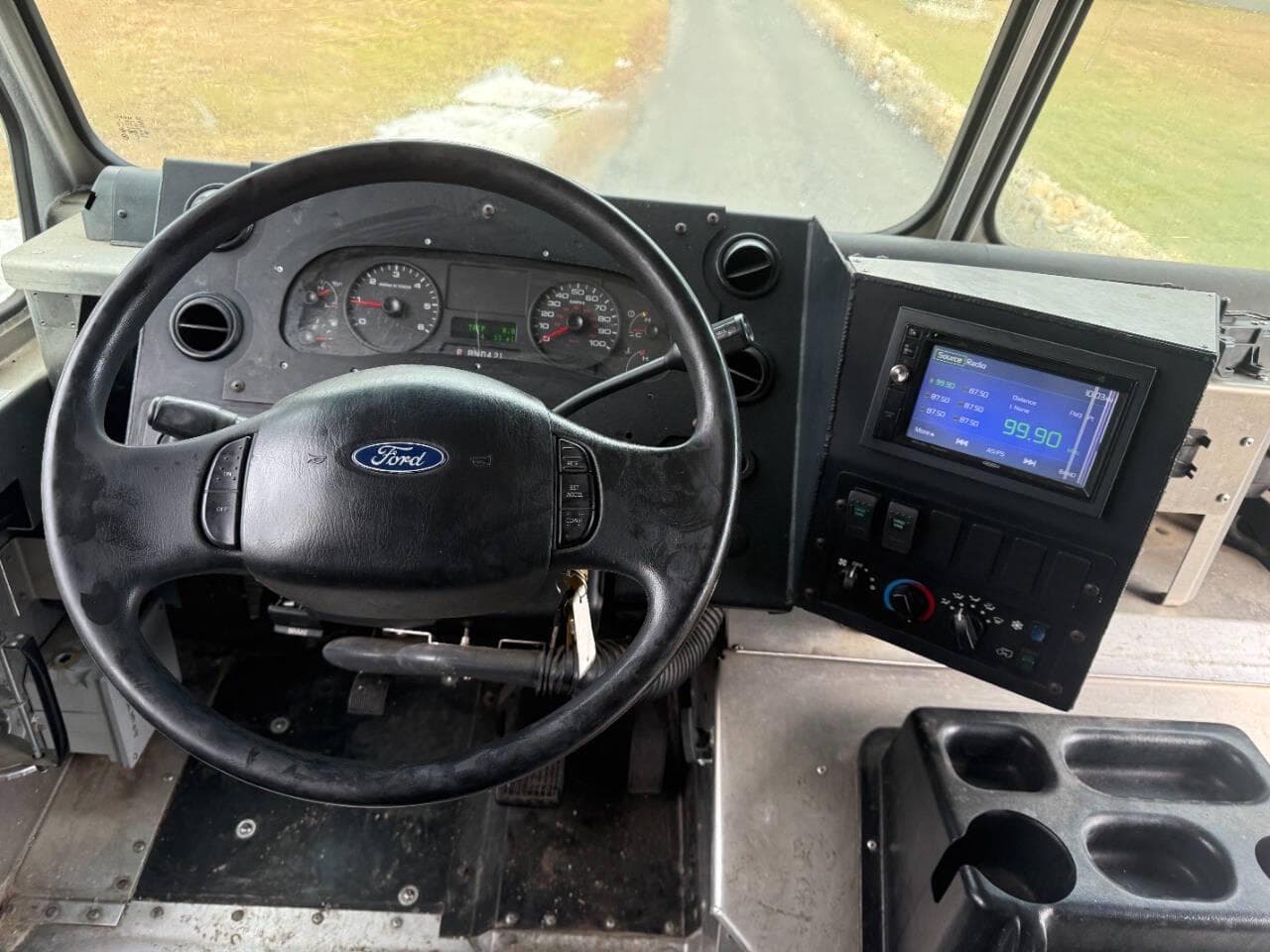 2019 Ford Stripped Chassis image 14