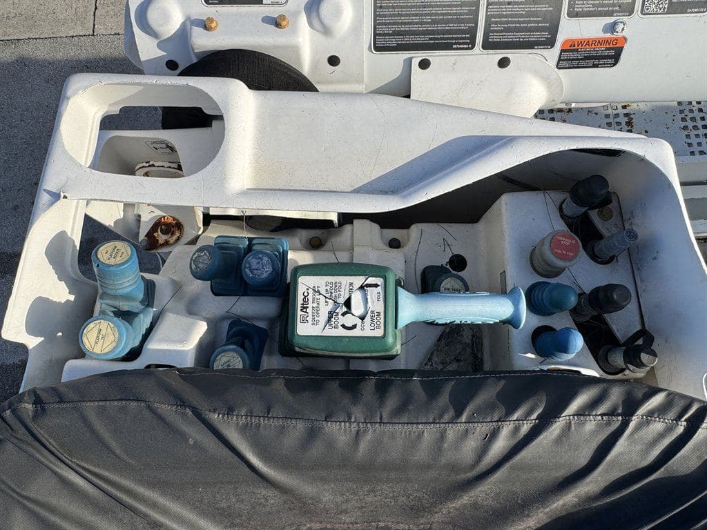 2016 Freightliner M2 106 image 31