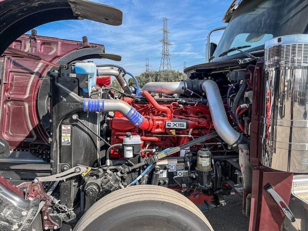 2025 Peterbilt 589 image 9