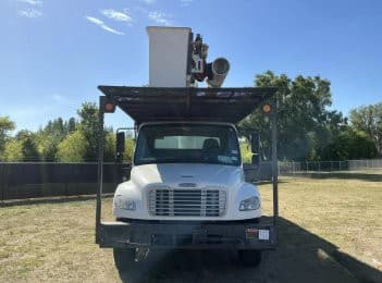 2016 Freightliner M2-106 image 2