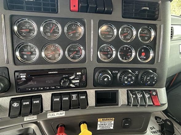 2019 Kenworth T880 image 10