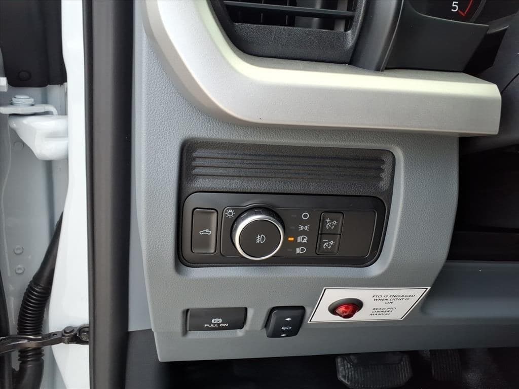 2026 Ford F550 XLT image 18