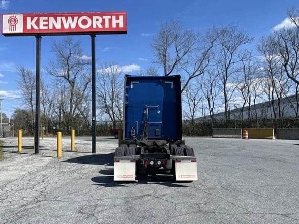 2020 Kenworth T680 image 3