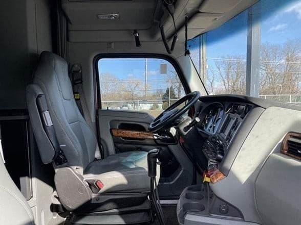 2020 Kenworth T880 image 5