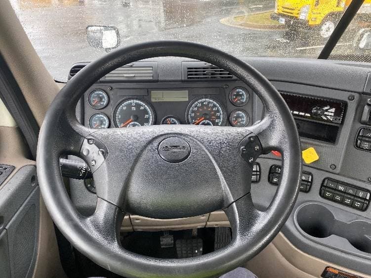 2018 Freightliner Cascadia image 4