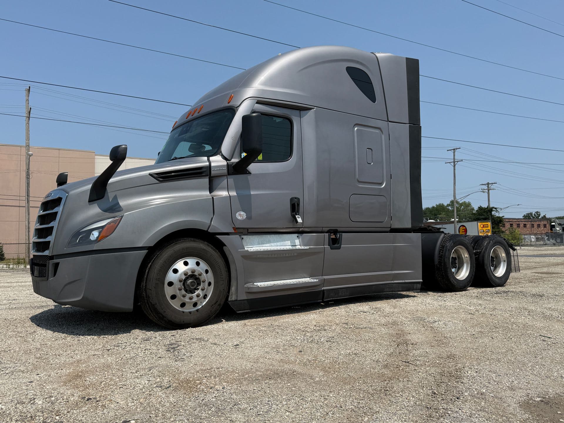 2022 Freightliner -383k - 14k Hours - 455 HP - Swift Fleet Truck! image 6