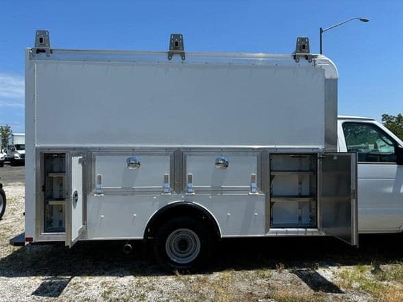 2024 Ford E350 image 8