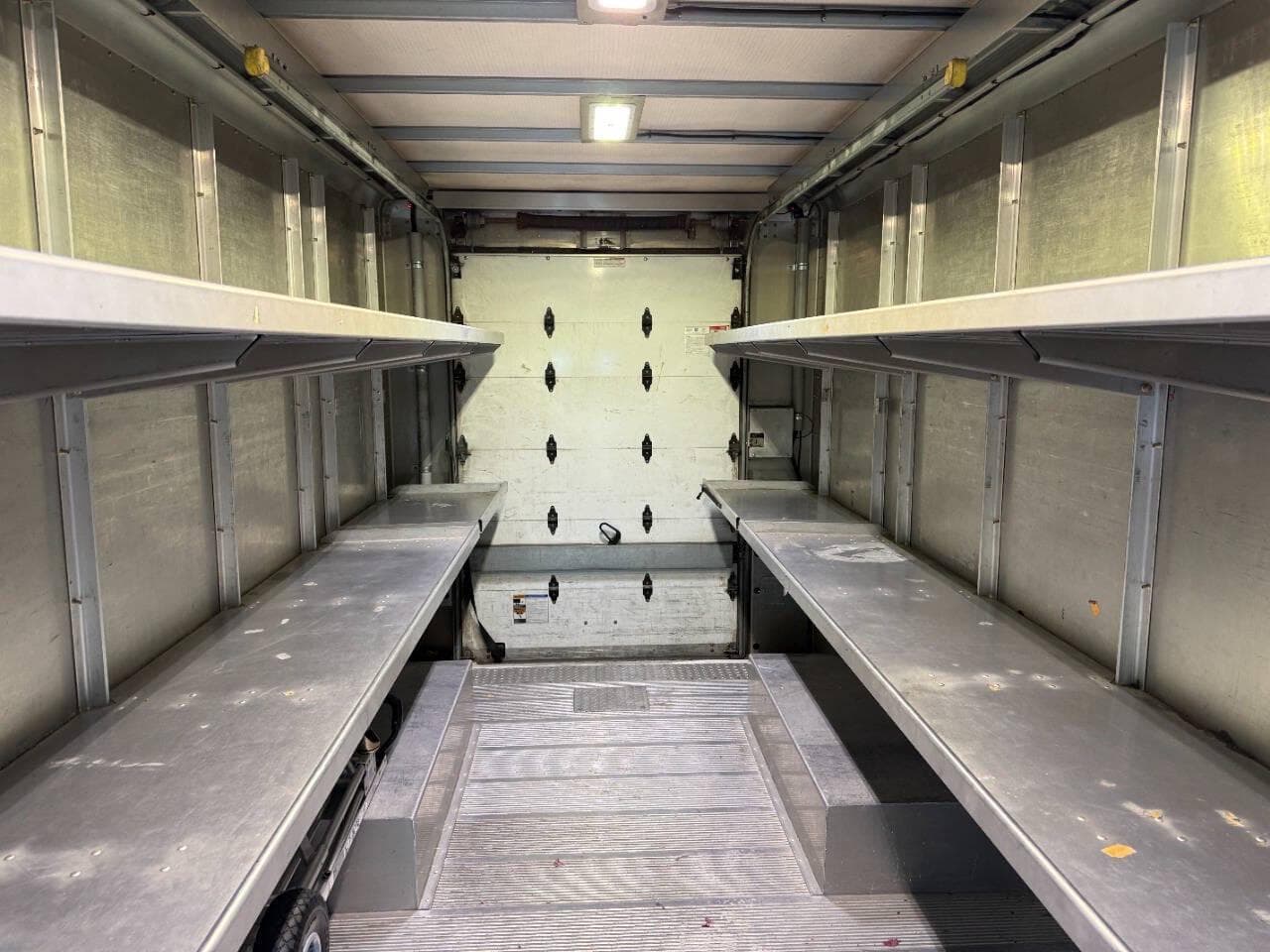 2021 Freightliner MT45 image 13