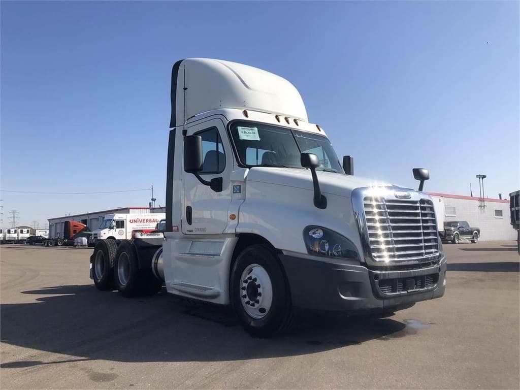 2018 Freightliner Cascadia image 1