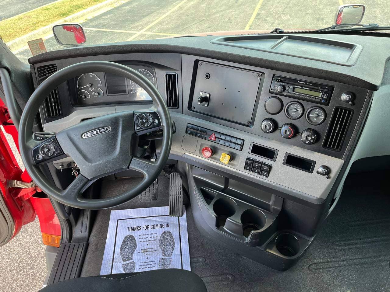 2020 Freightliner Cascadia 126 image 13