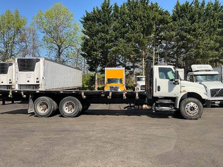 2022 International MV607 Tandem Axle Flatbed Truck - 270HP, 6 Speed Automatic image 15