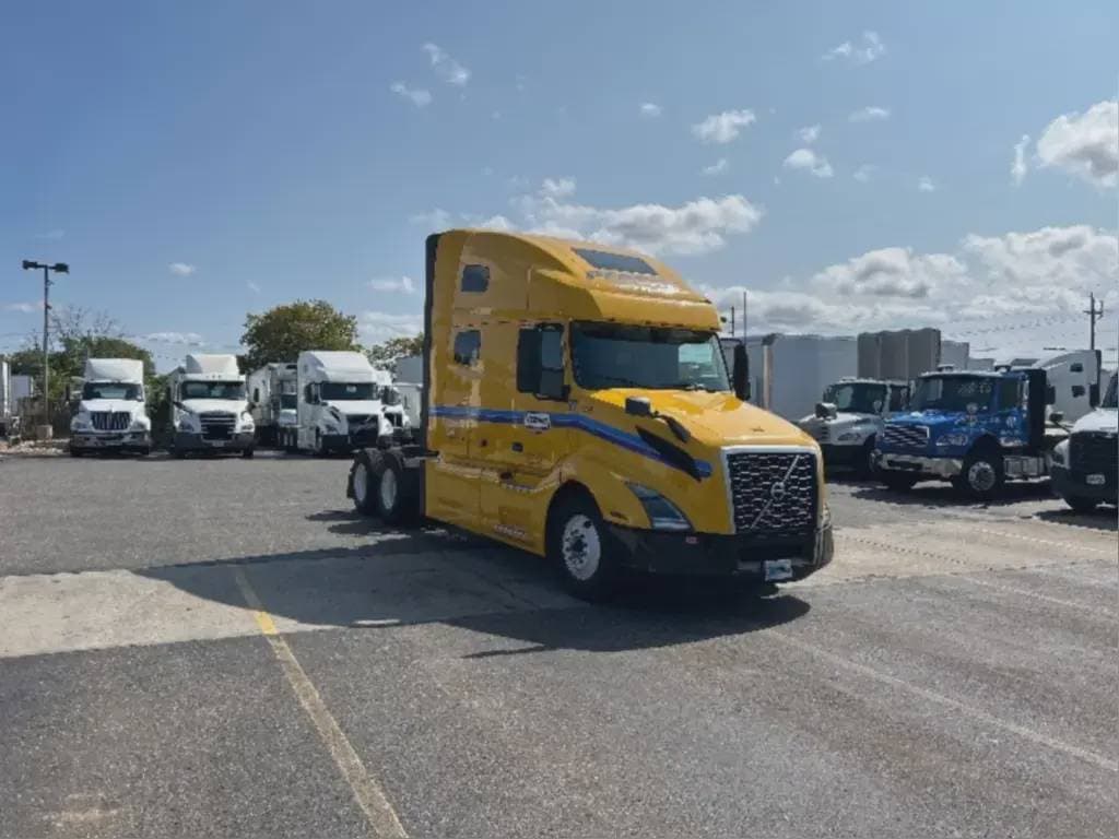 2022 Volvo VNL image 1