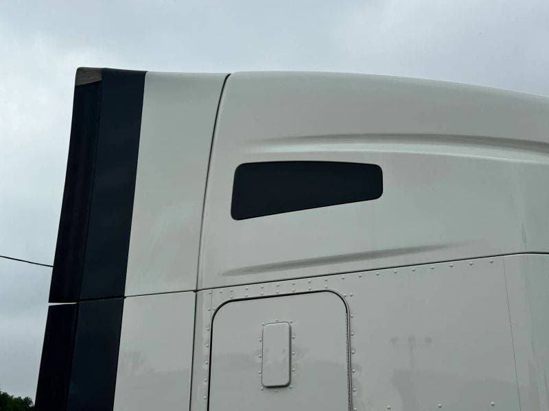 2023 Kenworth T600 image 11