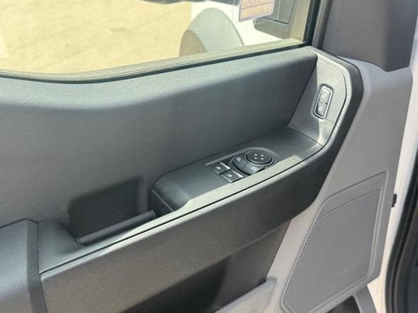 2024 Ford F550 image 17