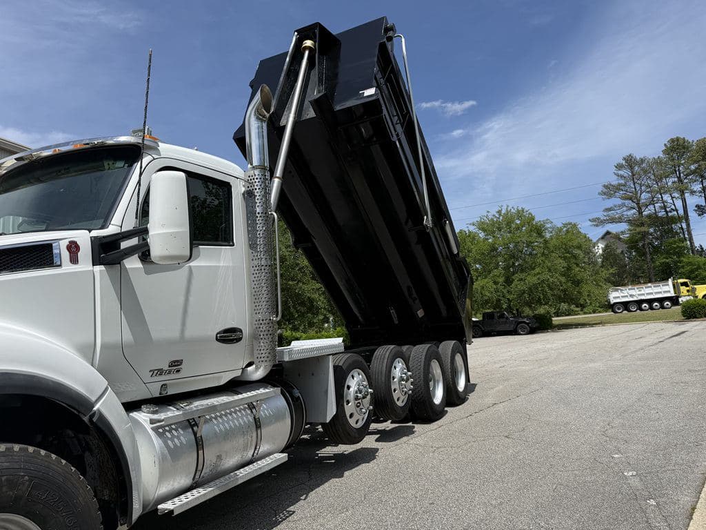 Used 2021 KENWORTH T880S image 7