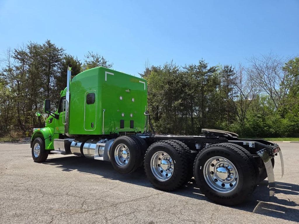 Used 2021 PETERBILT 567 image 21