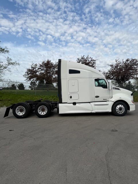2019 Kenworth T680 image 10