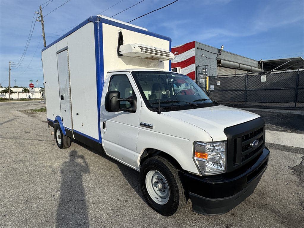 2023 Ford E350 Cutaway image 19