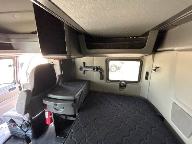 2023 International LT62F image 11