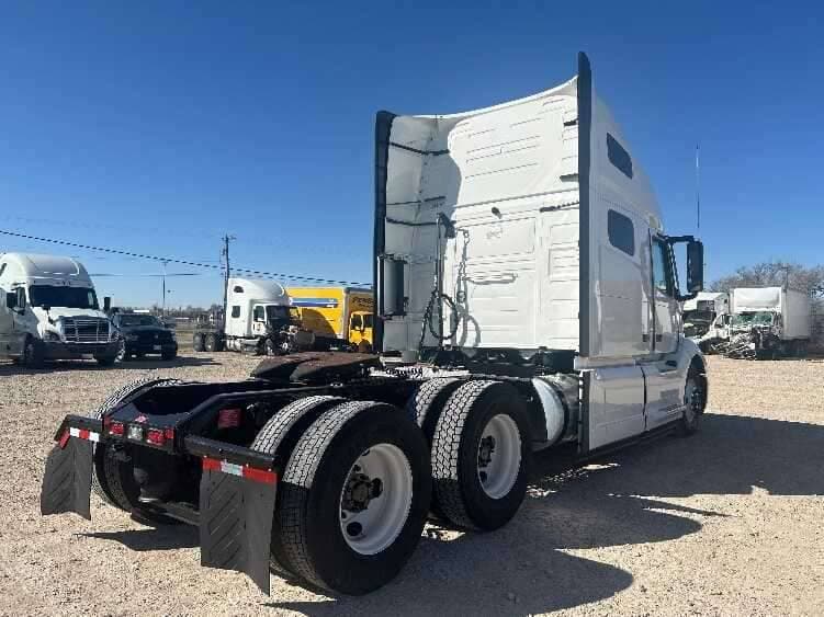 2024 Volvo VNL64760 image 4
