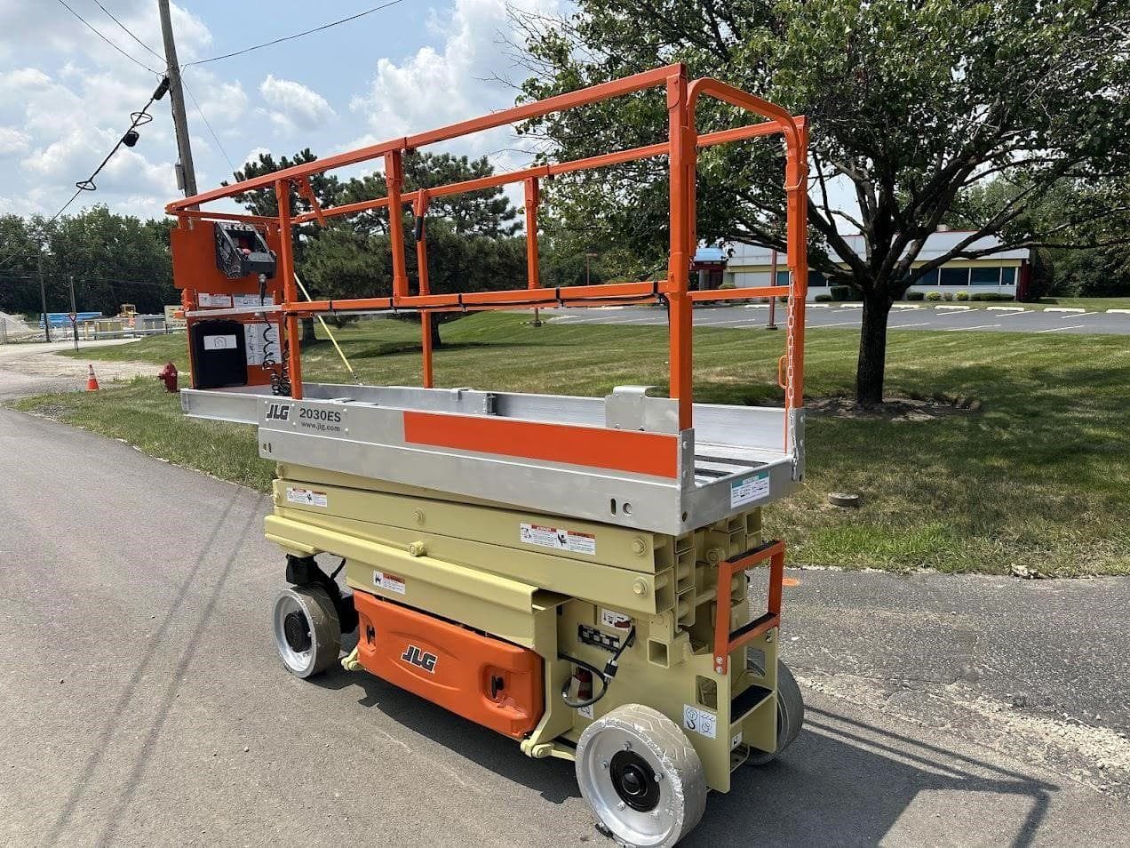 2014 JLG 2030ES image 3