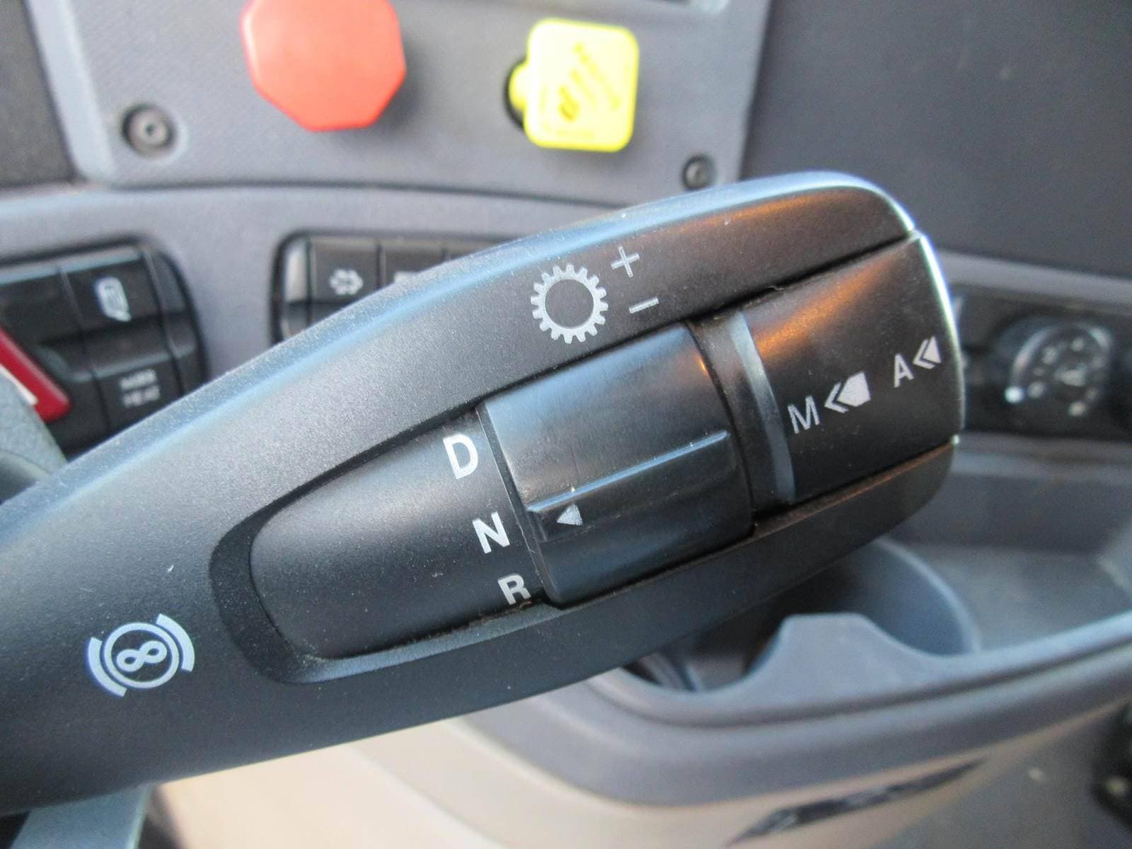 2018 Freightliner Cascadia 113 image 17