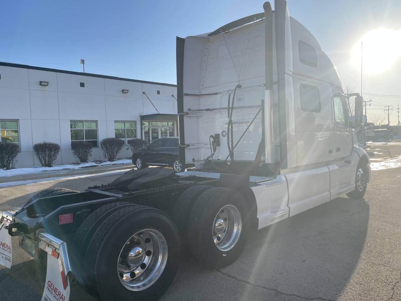 2024 Volvo VNL image 5