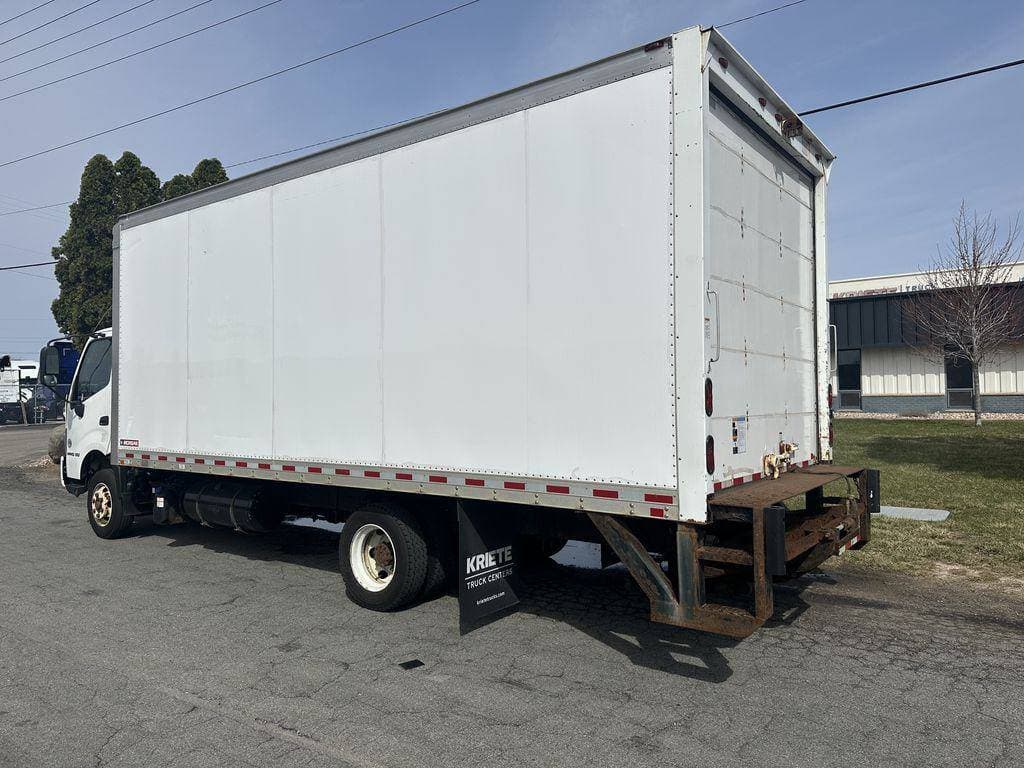 2018 Hino 155 image 3