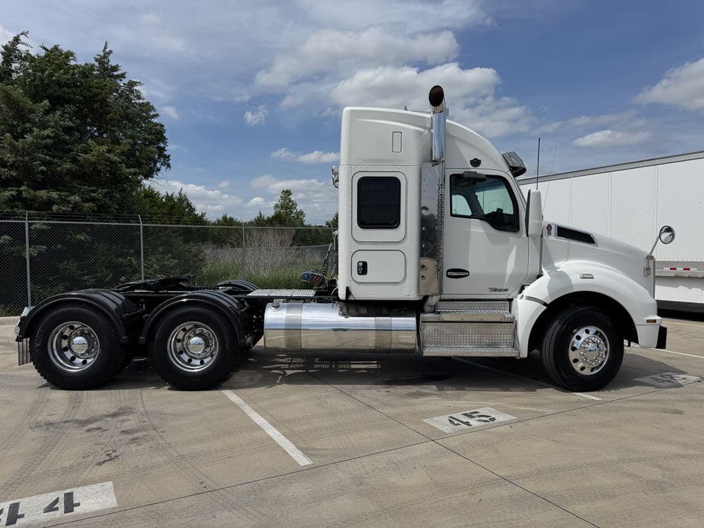 Used 2021 KENWORTH T880 image 23