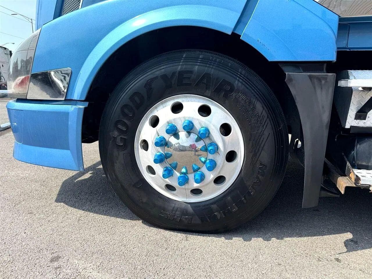 2012 Volvo VNL image 33