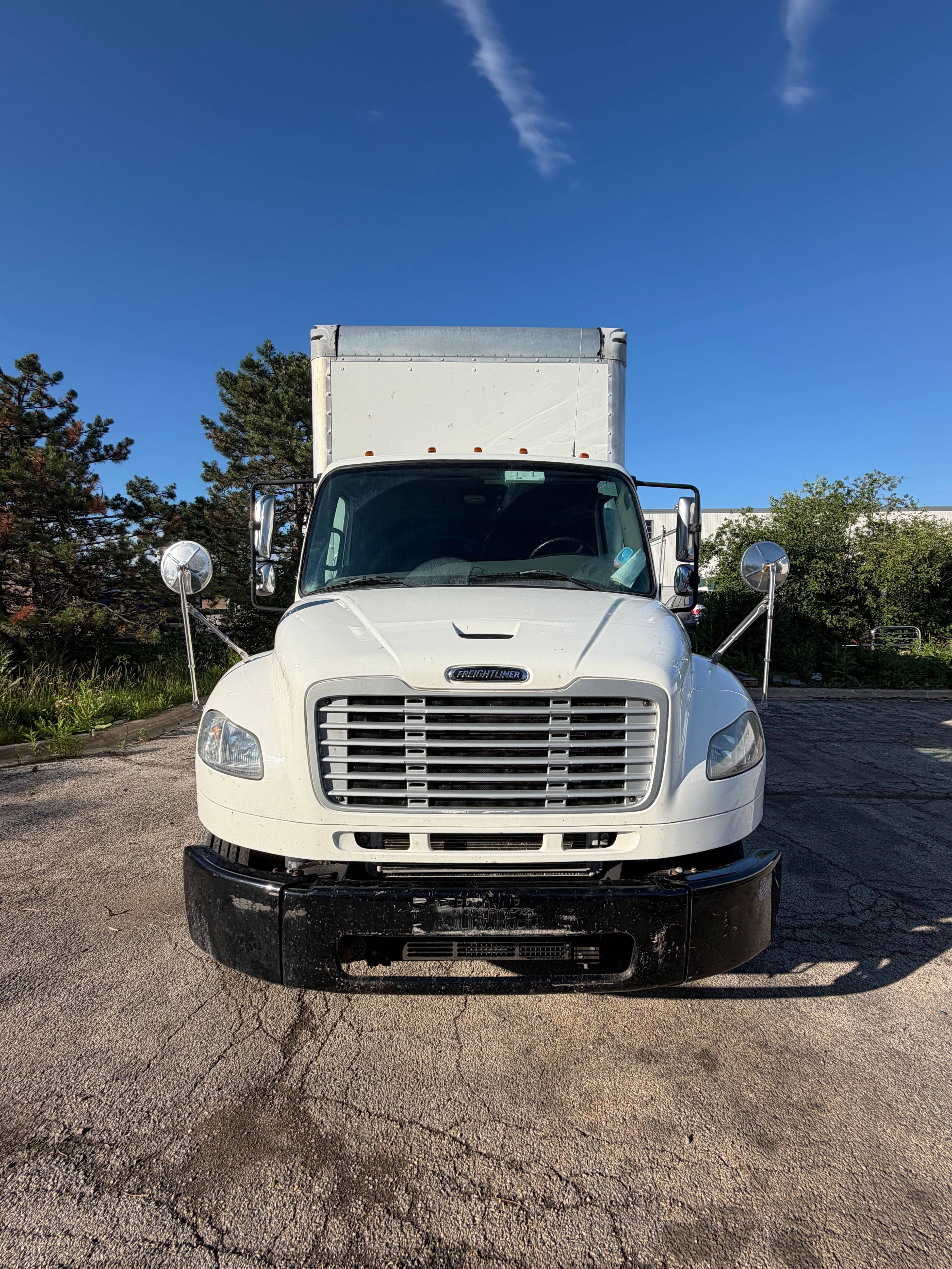 2019 Freightliner M2 image 2
