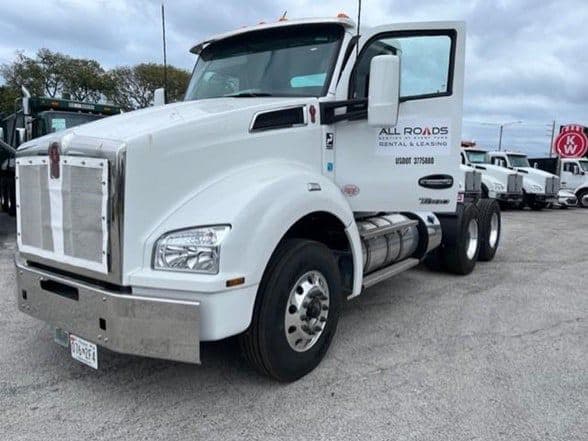 2025 Kenworth T880 image 10