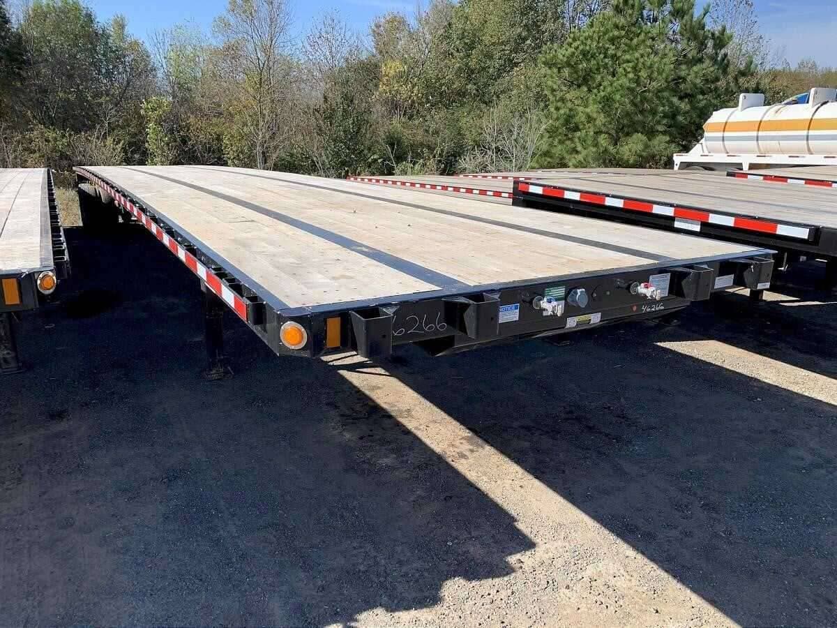 Used 2022 FONTAINE VELOCITY 53' CLOSED SLIDING TANDEM FLATBED Flatbed Trailer in Longview, TX image 2