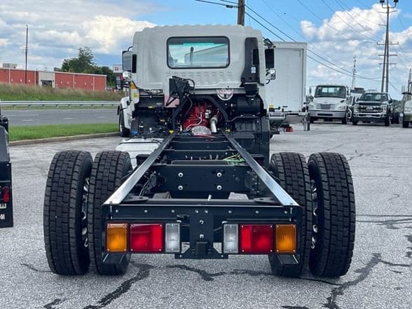 2025 Isuzu FTR image 7