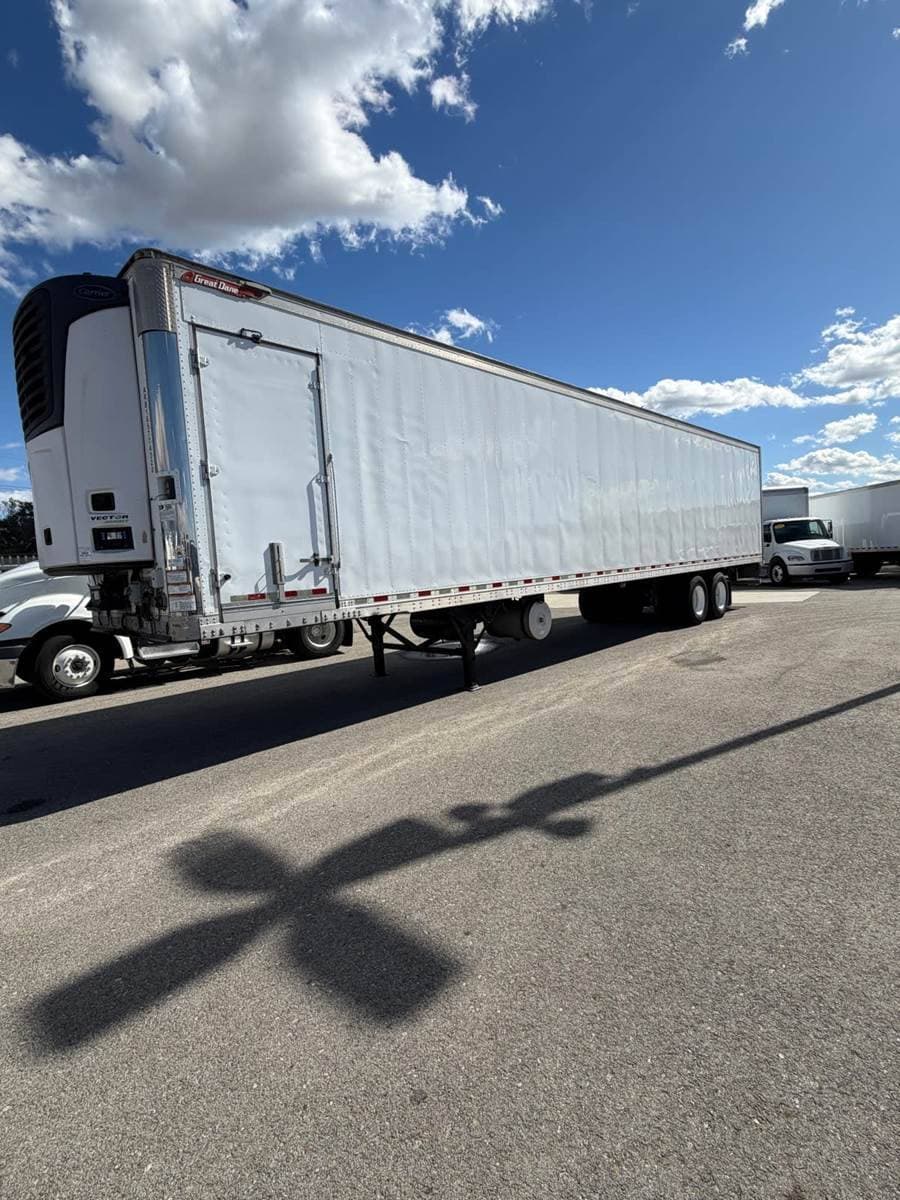 2018 Great Dane 48 ft Reefer Trailer - Roll up Door image 3