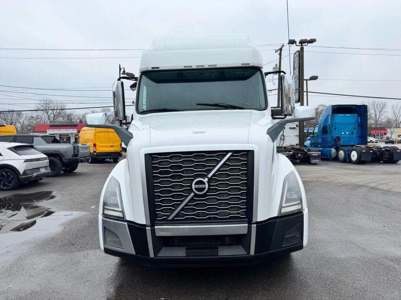 2020 Volvo VNL image 1